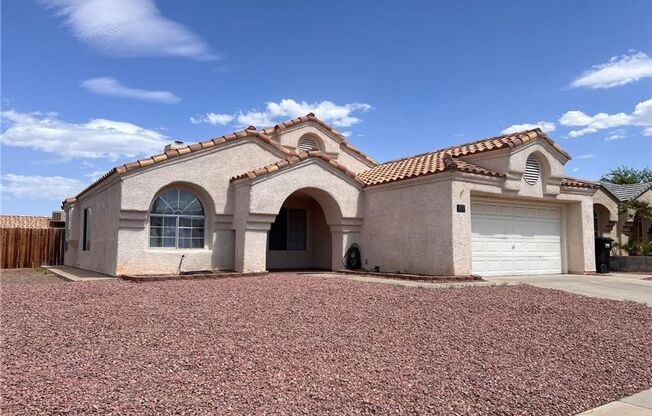 4-Bed Henderson Retreat | Indoor-Outdoor Living, Oversized Yard & 2-Car Garage
