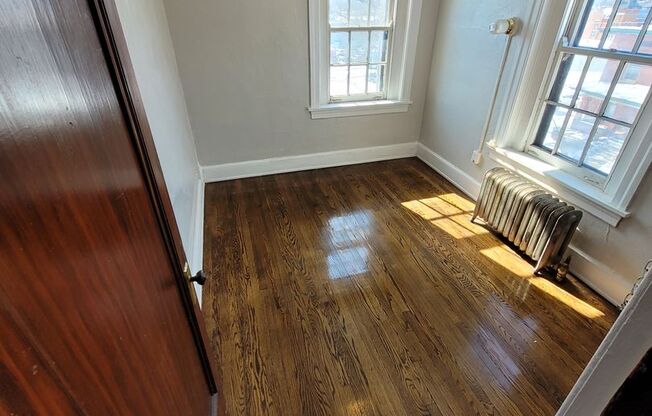 2 beds, 1 bath, $1,050, Unit 1534-6