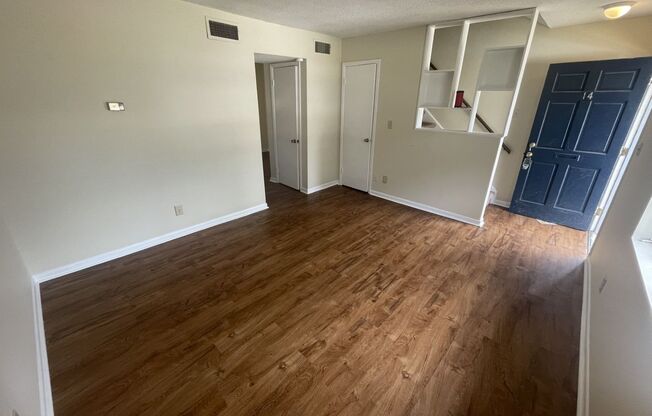 2 bd 1.5 ba Townhome