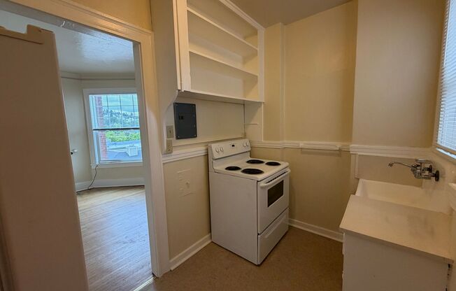 Studio, 1 bath, 315 sqft, $1,050, Unit 510