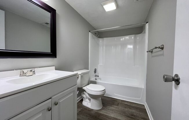 1 bed, 1 bath, 650 sqft, $995, Unit Sylvia-1
