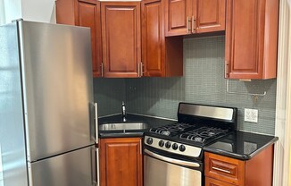 194 BEDFORD AVE