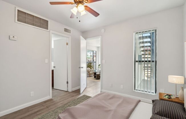 1 bed, 1 bath, 530 sqft, $949, Unit 1G