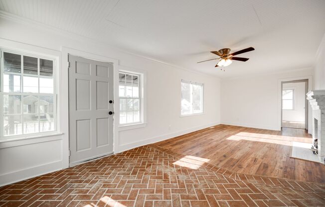 2 bedroom 1 bathroom for rent!