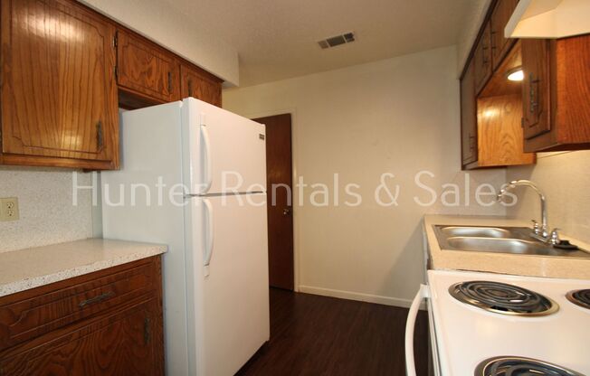 2 beds, 1.5 baths, $725