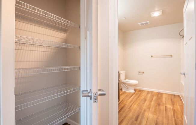 2 beds, 1 bath, 928 sqft, $1,850, Unit A-105