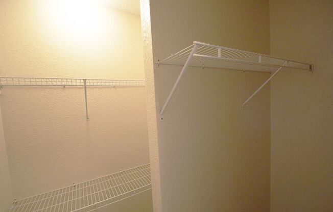 1 bed, 1 bath, 780 sqft, $1,374, Unit 213