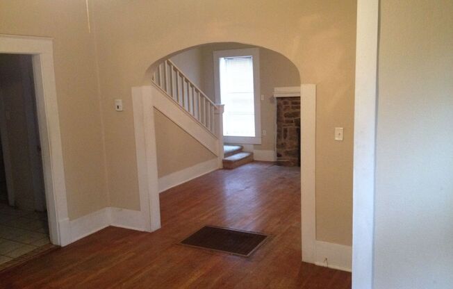 *Pre-Leasing* | Quaint Cottage Close to Everything!