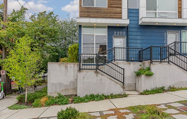 3 Bd / 2.5 Ba Seattle Townhome