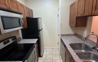 Charming West Campus Unit with Short-Term Lease Options!