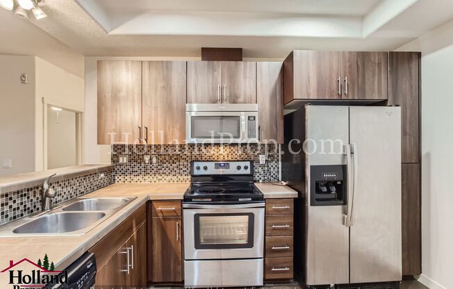 Cute 2 bedroom ground floor Condo located in Beaverton