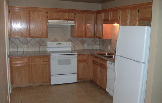 Spacious 3-Bedroom Duplex Near Clear Creek Gate – Fenced Yard, Garage, Upgrades Coming!