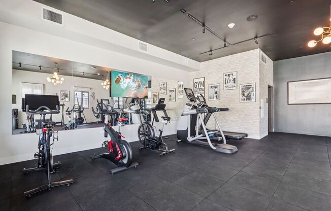 Studio, 1 bath, 675 sqft, $2,400, Unit 611