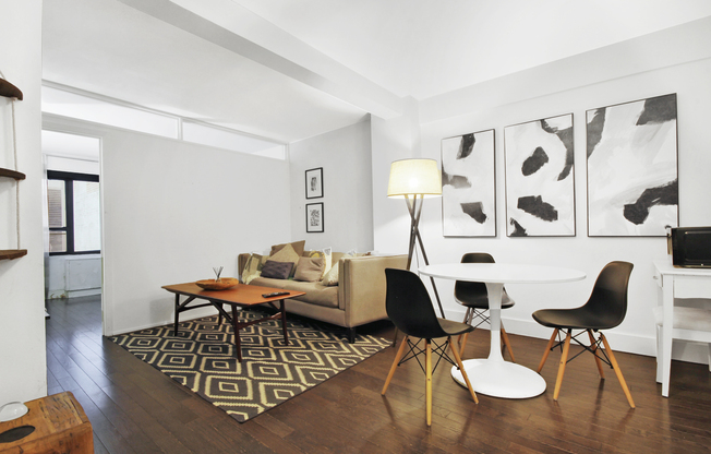 2 beds, 1 bath, $4,995, Unit 3C
