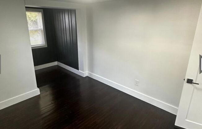 1 bed, 1 bath, $1,595, Unit 10