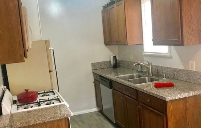 S-1216 -1222 West Victory Boulevard