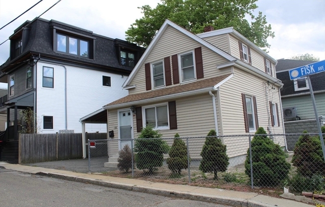 38 FISK AVE