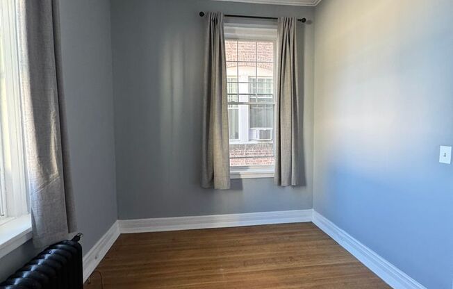 2 beds, 1 bath, $1,295, Unit 105