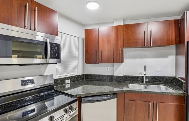1 bed, 1.5 baths, 866 sqft, $1,900, Unit L- 504