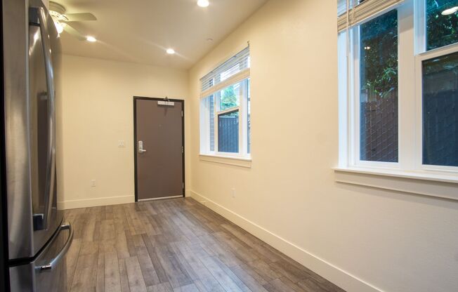 302 - 8015 N Oswego