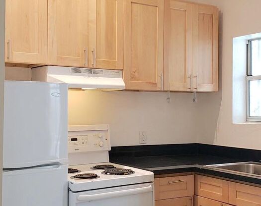 Studio, 1 bath, $1,700, Unit 305