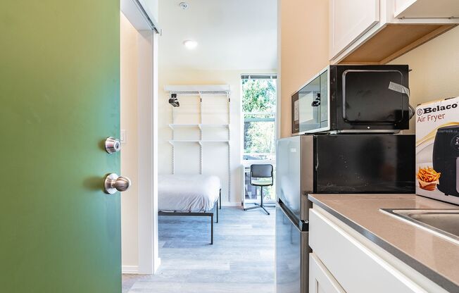 Studio, 1 bath, 175 sqft, $900, Unit 504 MHA