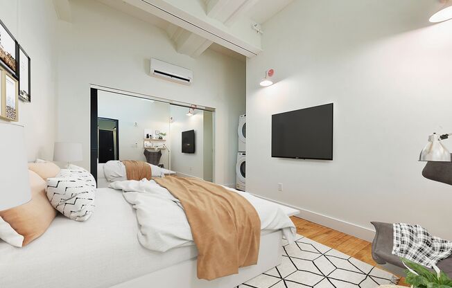 1 bed, 1 bath, 400 sqft, $1,250, Unit Bowtie High-211