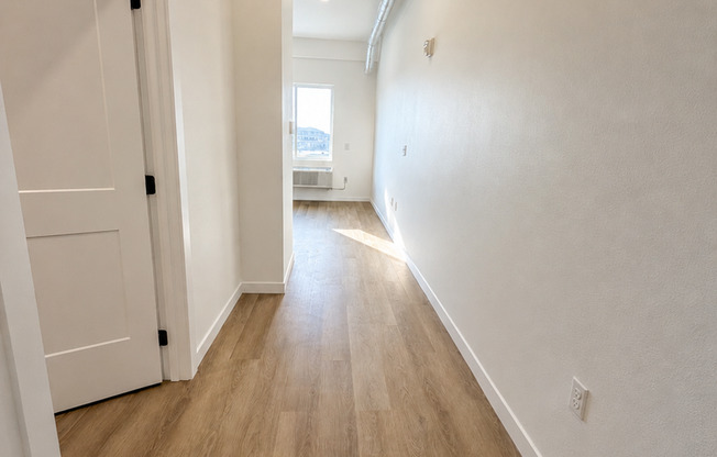 Studio, 1 bath, 351 sqft, $1,299, Unit 205