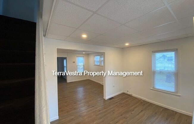 11-9 E Hodges Ave