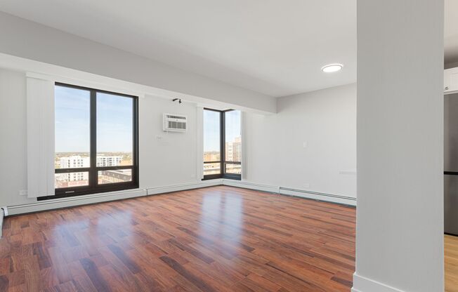 1 bed, 1.5 baths, 667 sqft, $2,400, Unit 16B