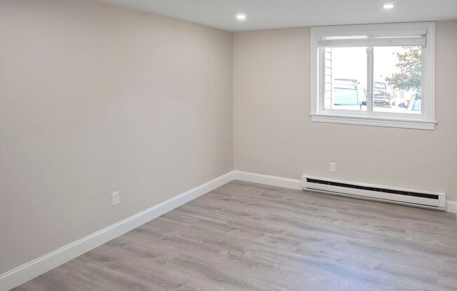 2 beds, 1 bath, 1,050 sqft, $2,600, Unit 71-2