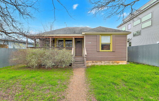 1309 E 13 ST