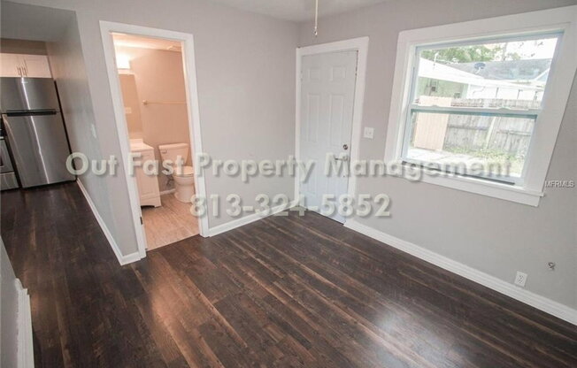226 SW LINCON CIR N
