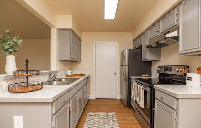 2 beds, 1 bath, 945 sqft, $1,695, Unit 73158