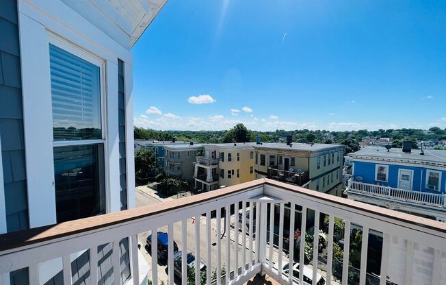 NEWLY RENOVATED PENTHOUSE UNIT