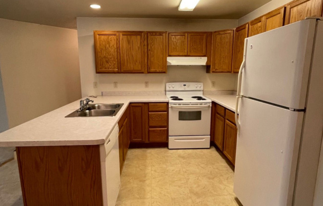 3 beds, 2 baths, 1,200 sqft, $1,400, Unit TE218X-242