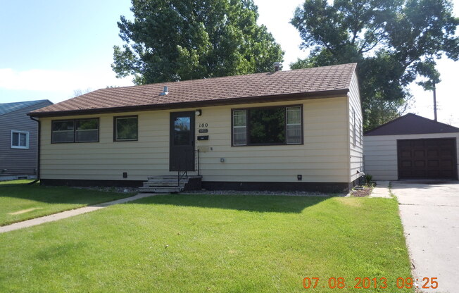 3 beds, 2 baths, $1,495