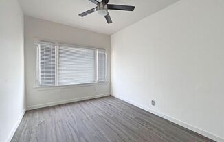 2 beds, 1 bath, $1,995, Unit F