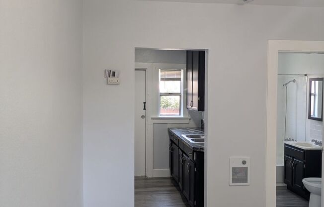 1346 E 75TH LLC