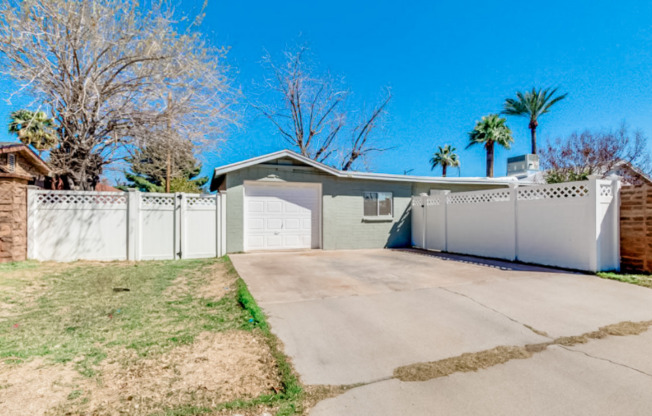 1430 E MEADOWBROOK AVE