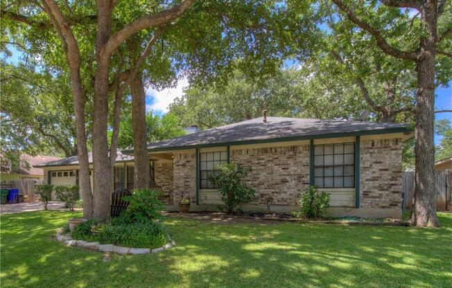 Great home in Buttercup Creek!