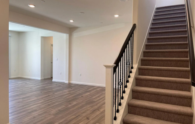 Beautiful 4 bed 3 bath located in Roseville!