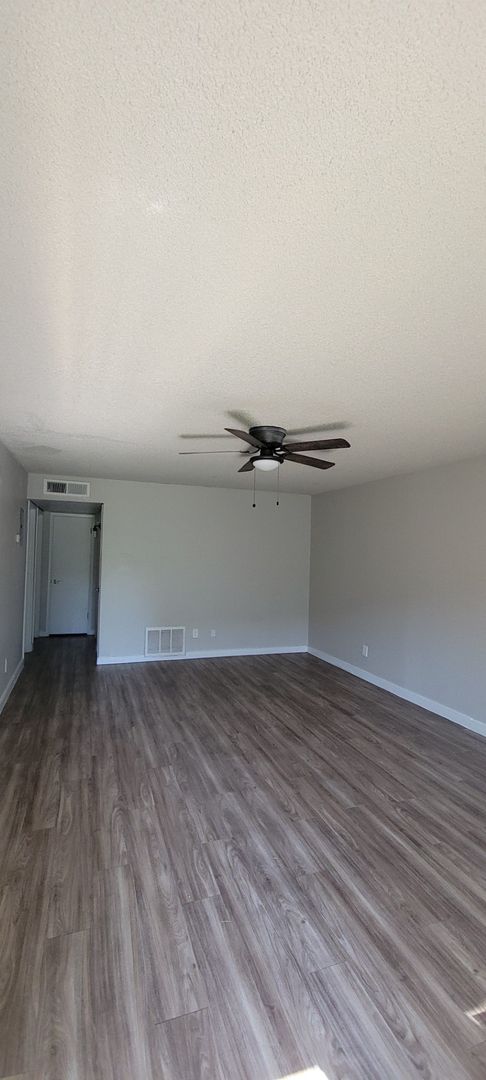 1 bed, 1 bath, $1,025, Unit 105