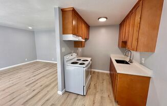 2 beds, 1 bath, 700 sqft, $2,000, Unit T104