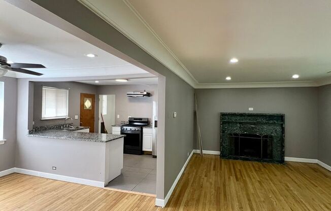 Private & Charming 2 Bed/1 Bath Ranch Style Living! Water and 1 Parking Space INCLUDED in Rent!