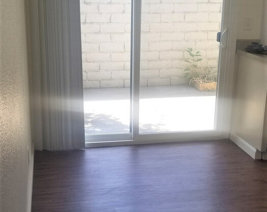 1 bed, 1 bath, 700 sqft, $1,425, Unit 38