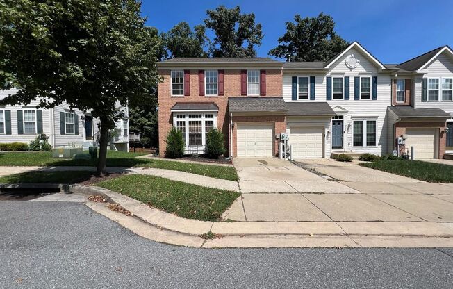 Beautiful End of Group 3bd 2/2bth Townhome with attached 1 Car Garage in Owings MIlls New Town