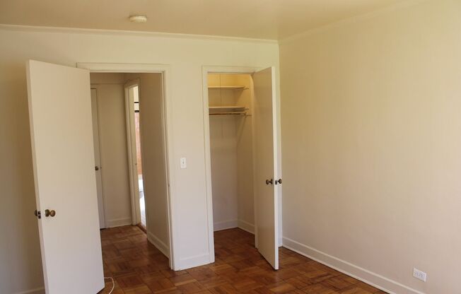 2 beds, 1 bath, $1,555, Unit 21E1