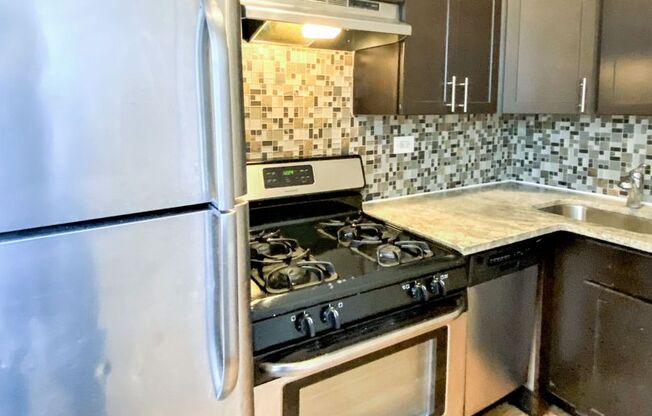 2 beds, 1 bath, 655 sqft, $2,450, Unit 617-B2