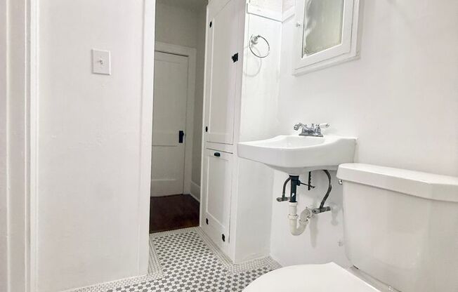 1 bed, 1 bath, $1,075, Unit B2607